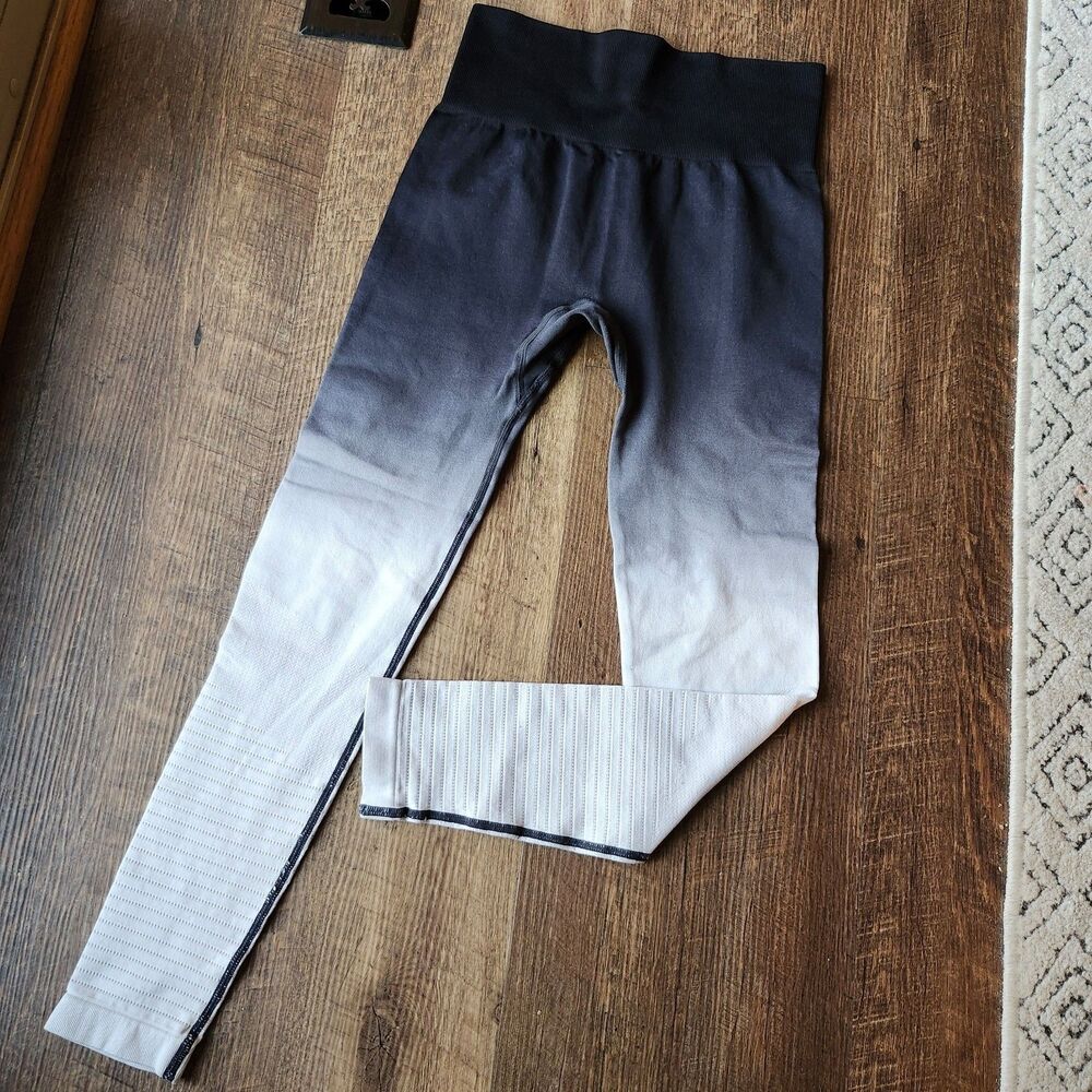 (XS) Zyia Active leggings